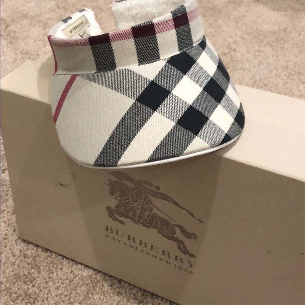 Authentic NWT Burberry Sun Visor